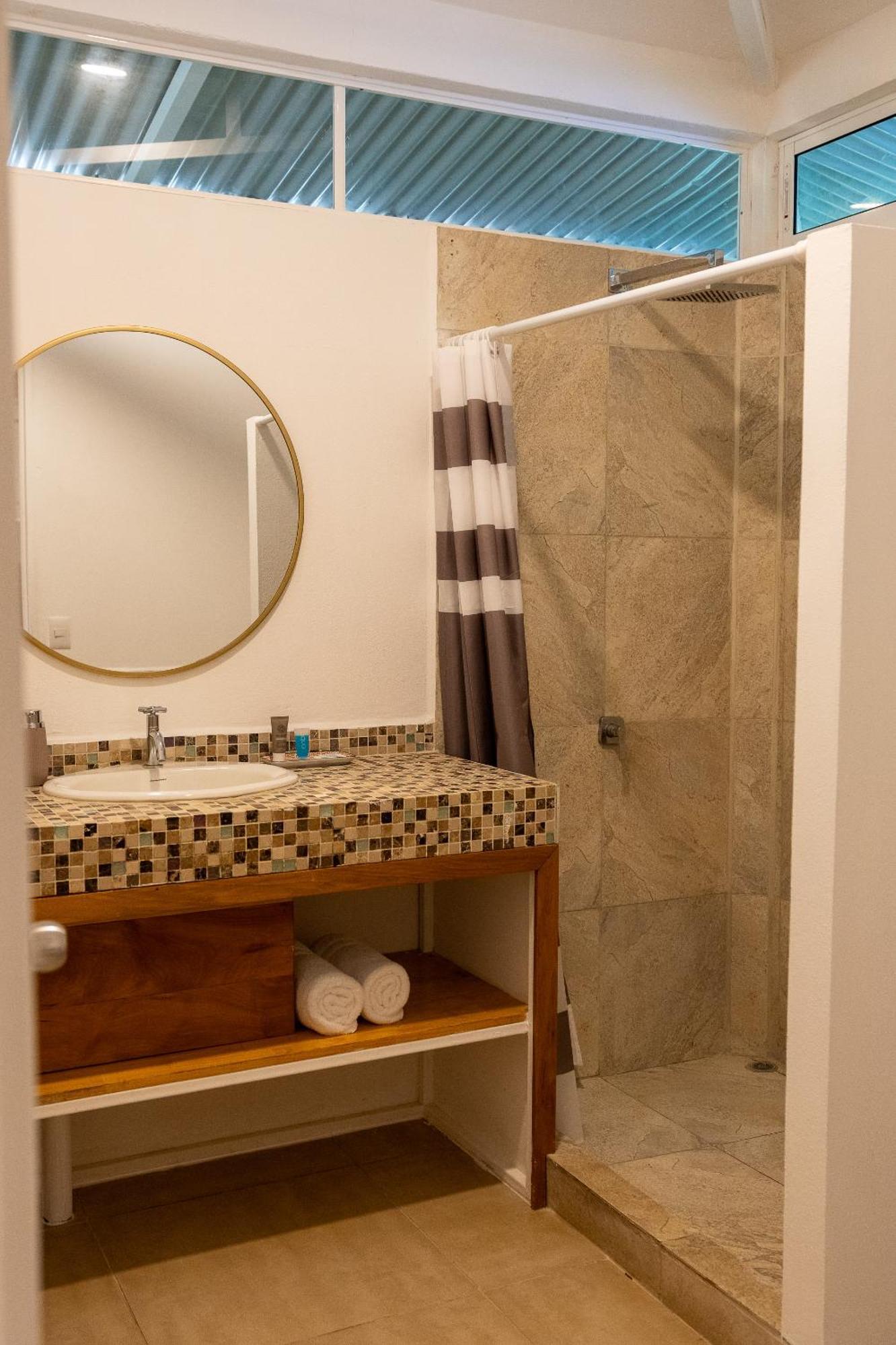 Jaguar Inn Bungalows Puerto Viejo de Talamanca المظهر الخارجي الصورة